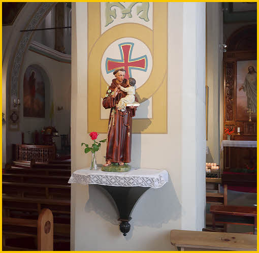 Statue, St Mary Magdalene Church